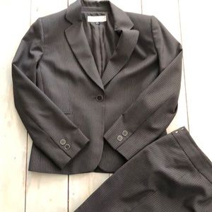Tahiri 8P Charcoal Gray Pinstripe suit